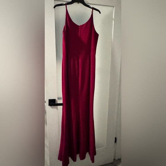 Dress The Population
Iris Sleeveless Crepe Slit Gown - Picture 4 of 4